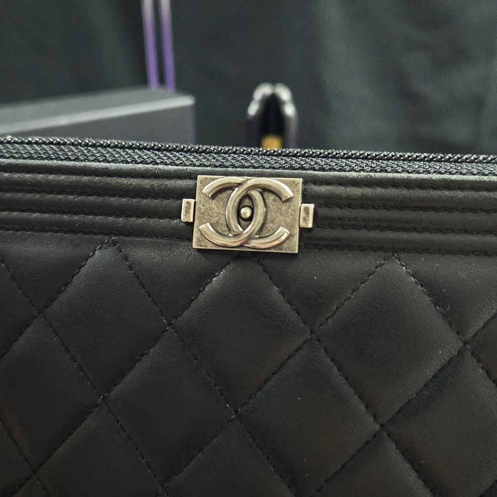 CHANEL Boy Black Quilted Lambskin Zip-around Wallet - Picture 7 of 14